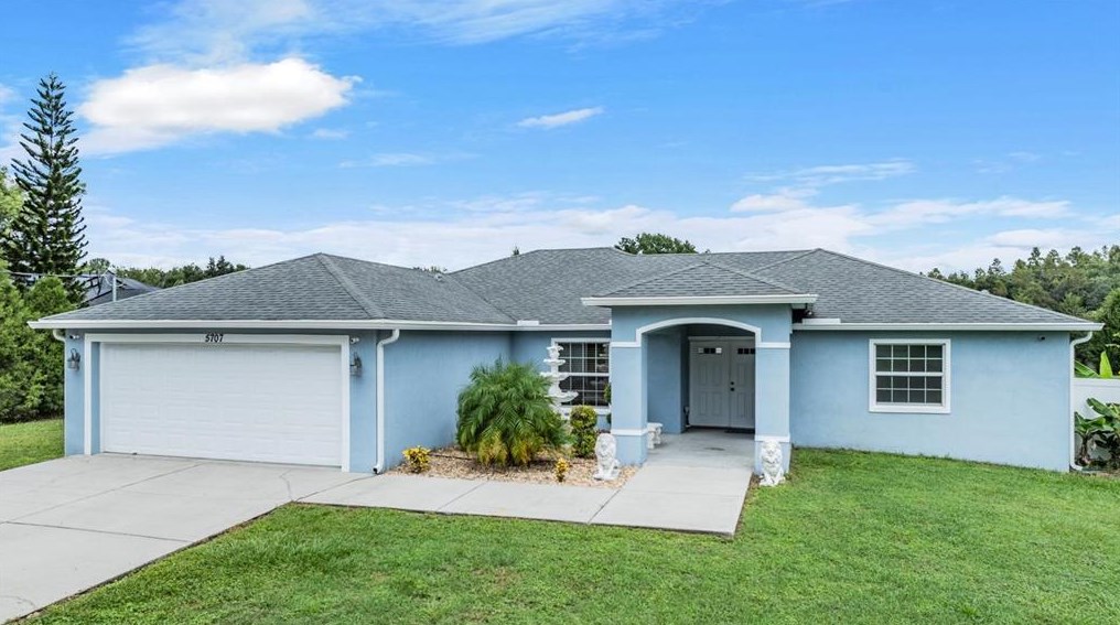 5707 Lake Le Clare Rd, Lutz, FL 33558