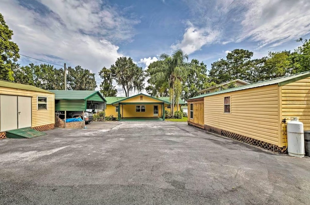 7599 Riverbend Rd, Dunnellon, FL 34433-2057