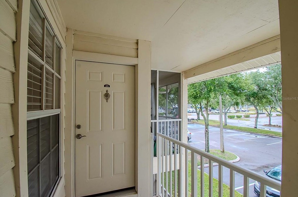 703 Parsons Lake Path #202, Brandon, FL 33511