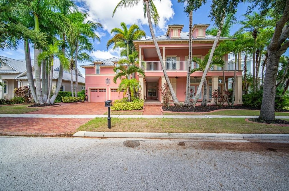 825 Islebay Dr, Ruskin, FL 33572