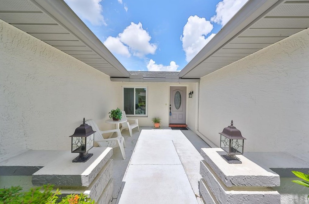2306 Lancaster Dr, Ruskin, FL 33573