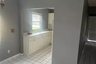 401 Dorchester Pl, Sun City Center, FL 33573 - Photo 6