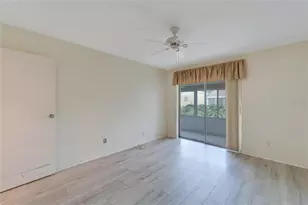 401 Dorchester Pl, Sun City Center, FL 33573 - Photo 12