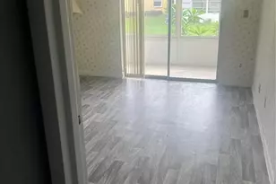 401 Dorchester Pl, Sun City Center, FL 33573 - Photo 10