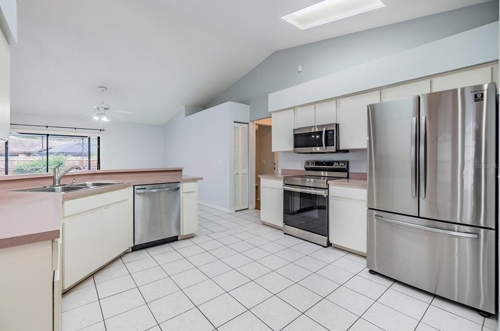 1014 Windsor Way, Lutz FL  33559-6737 exterior