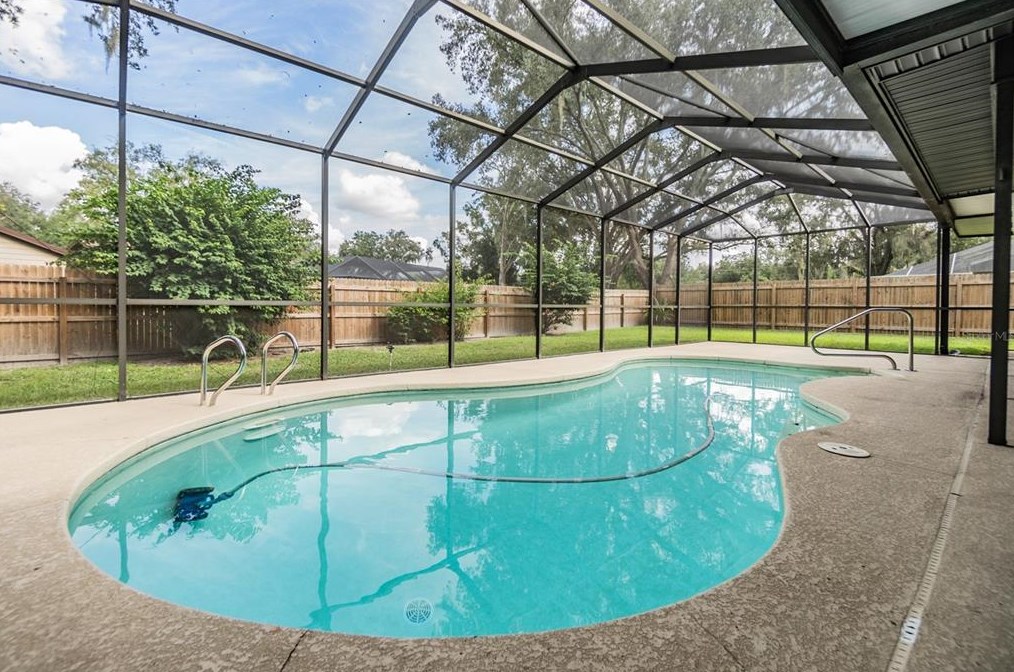 1014 Windsor Way, Lutz FL  33559-6737 exterior