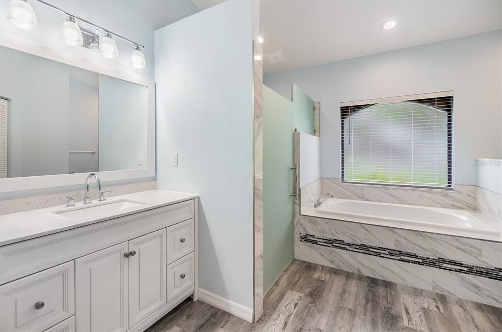 1014 Windsor Way, Lutz FL  33559-6737 exterior