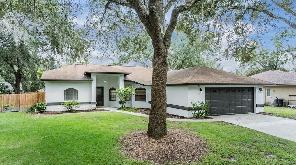 1014 Windsor Way, Lutz FL  33559-6737 exterior