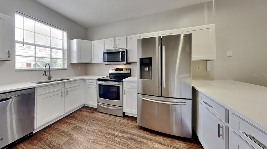 1922 Fiesta Ridge Ct, Tampa FL 33604-7700 exterior