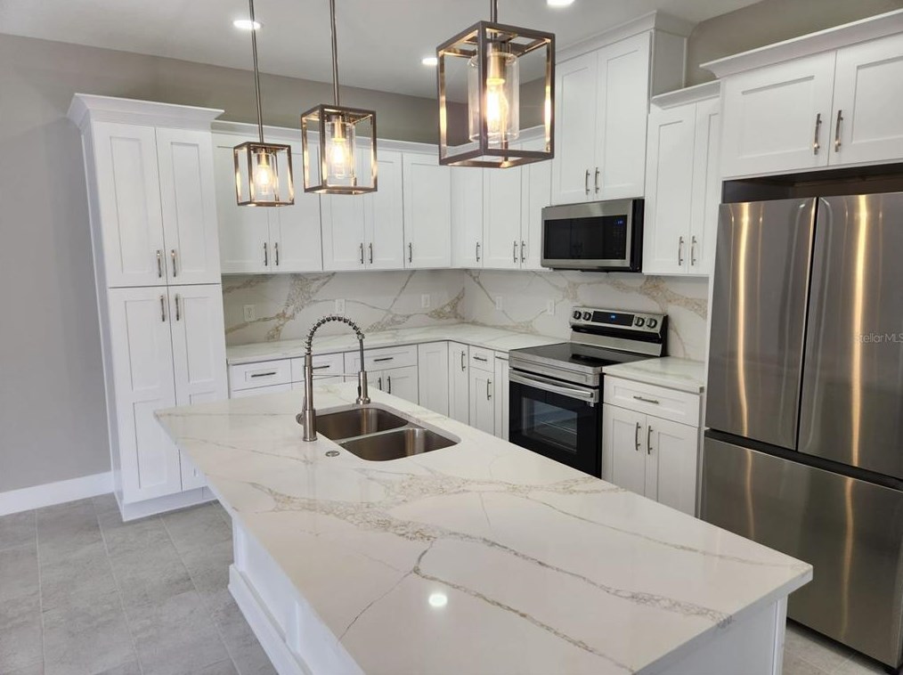 10007 Ojus Dr, Tampa FL 33617-3931 exterior