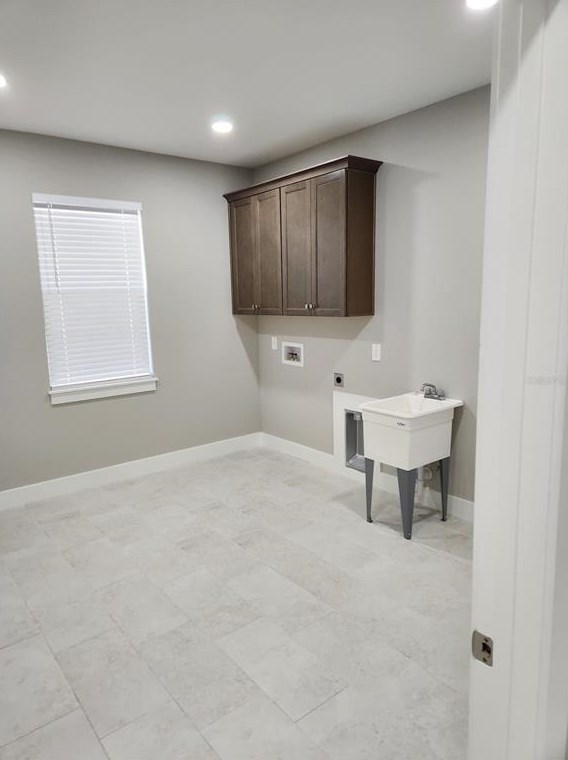 10007 Ojus Dr, Tampa FL 33617-3931 exterior