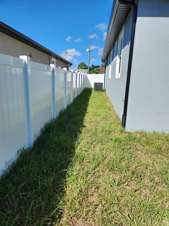 10007 Ojus Dr, Tampa FL 33617-3931 exterior