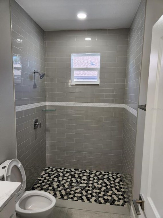 10007 Ojus Dr, Tampa FL 33617-3931 exterior