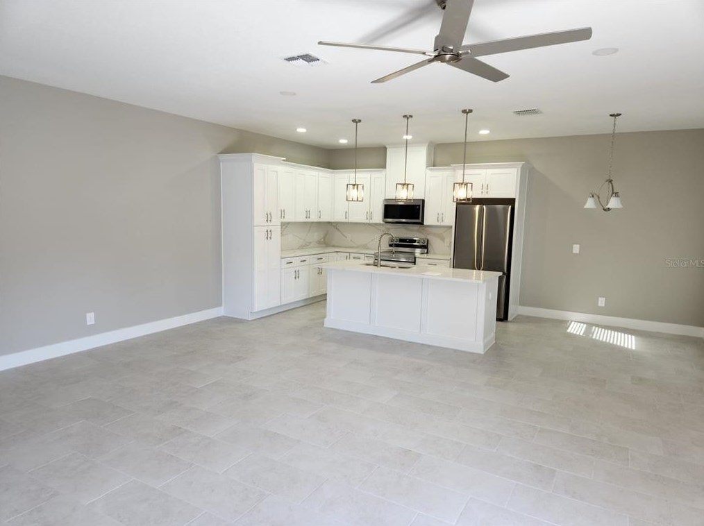 10007 Ojus Dr, Tampa FL 33617-3931 exterior