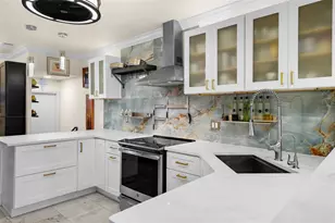 1661 Watermark Cir NE, Saint Petersburg, FL 33702 - Photo 12