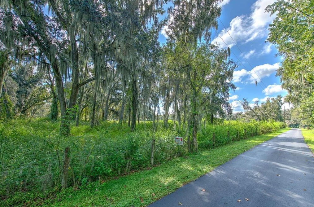 711 E Keysville Rd, Plant City, FL 33567