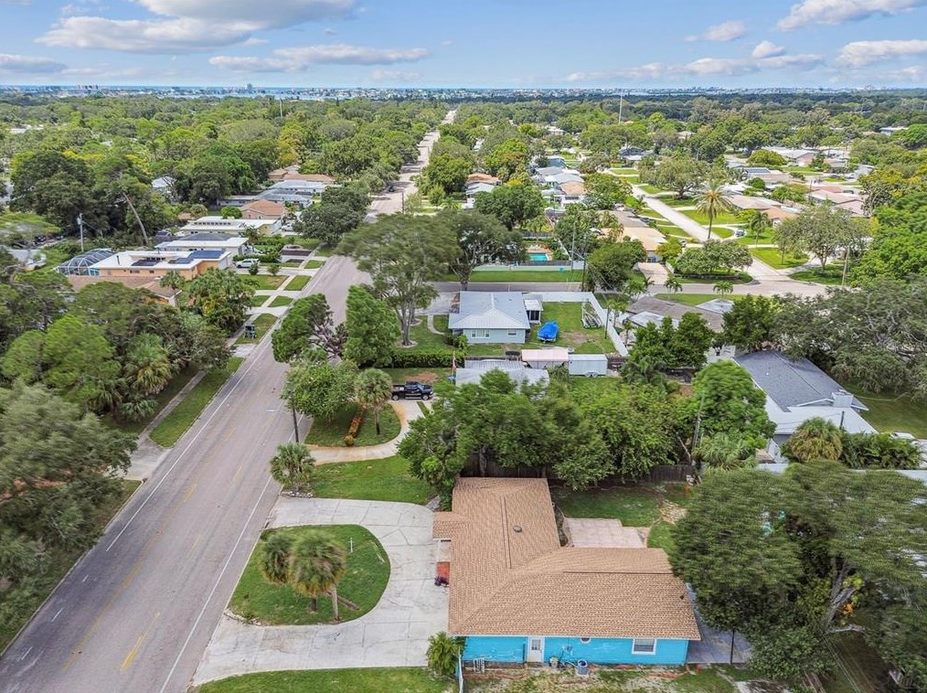 6711 9 Ave, Saint Petersburg FL  33710-6139 exterior