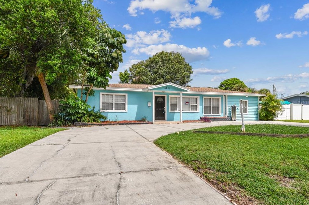 6711 9th Ave, Saint Petersburg, FL 33710-6139