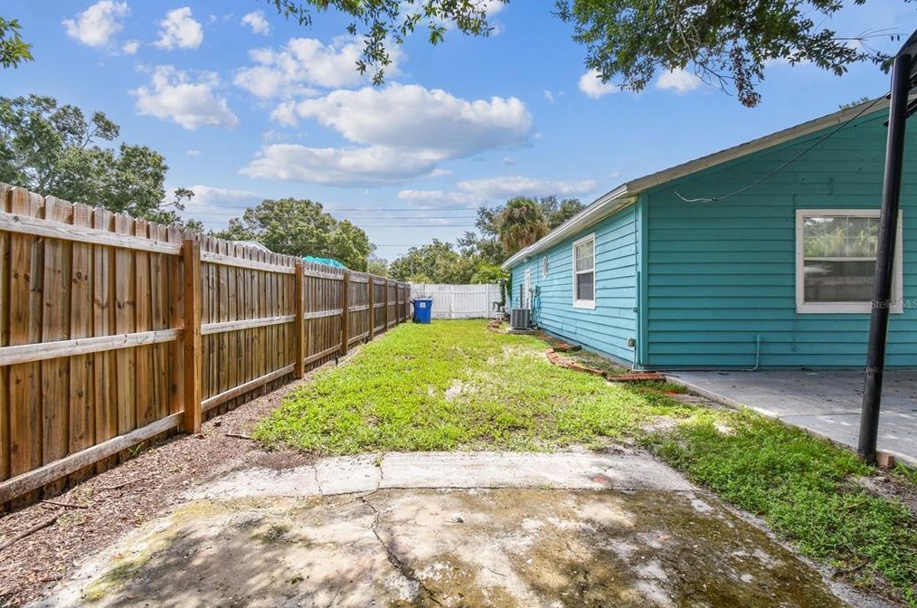 6711 9 Ave, Saint Petersburg FL  33710-6139 exterior