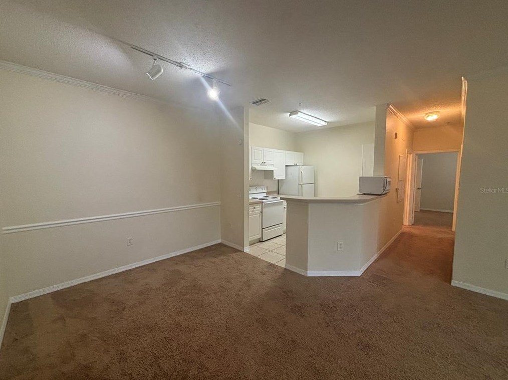 18001 Richmond Pl Dr #914, Tampa, FL 33647