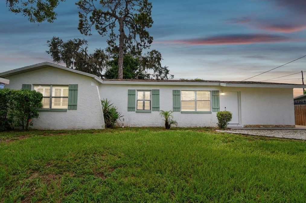 21 Lake Shore Dr, Palm Harbor, FL 34684