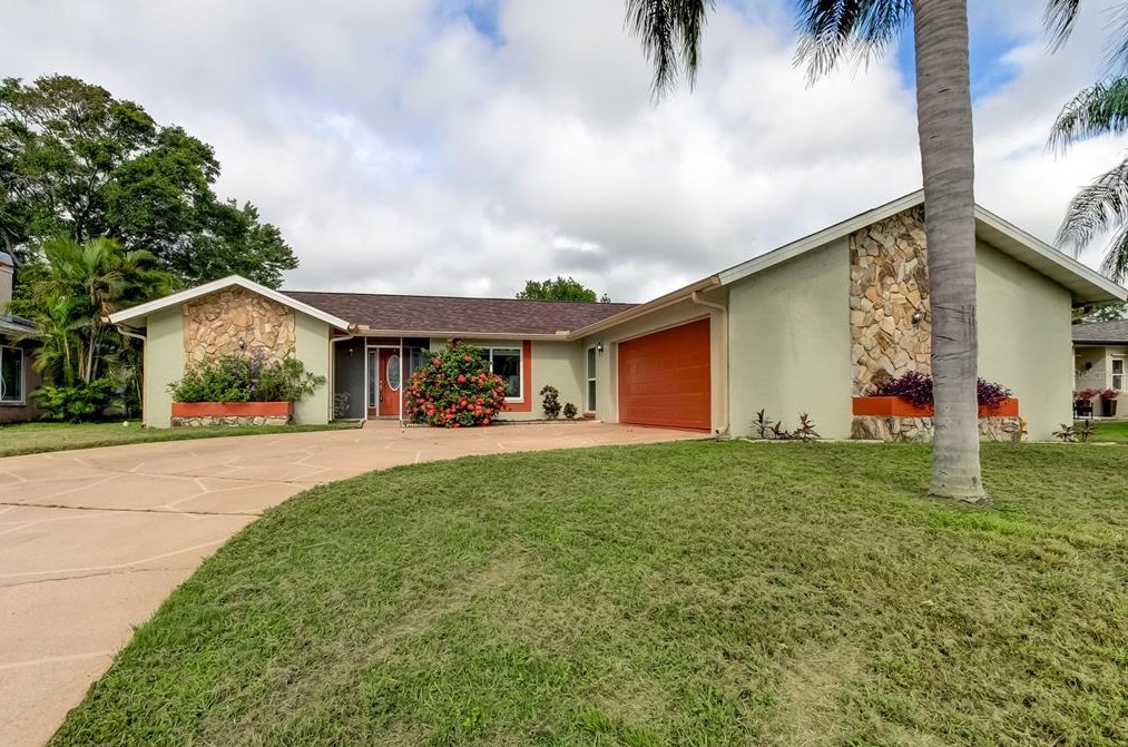 1214 Ranchwood Dr, Dunedin, FL 34698-4818