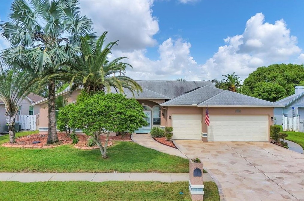1108 Fox Chapel Dr, Lutz, FL 33549-8719