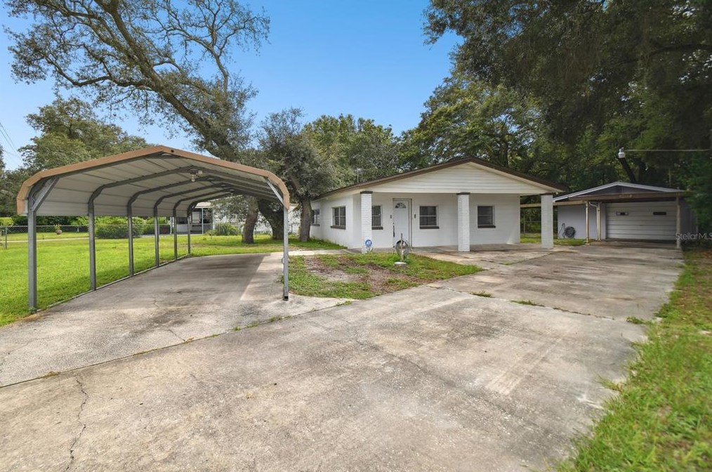 2011 E 148th Ave, Lutz, FL 33549