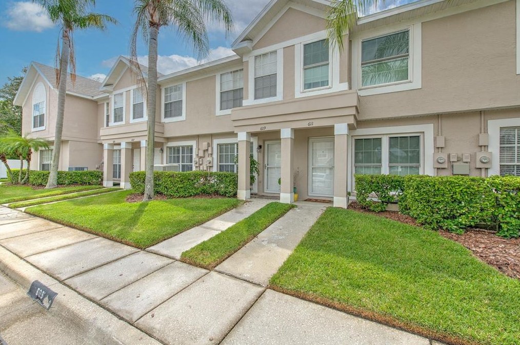 611 Kensington Lake Cir, Brandon, FL 33511