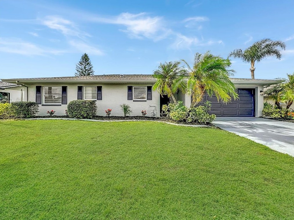 2007 N Pebble Beach Blvd, Ruskin, FL 33573
