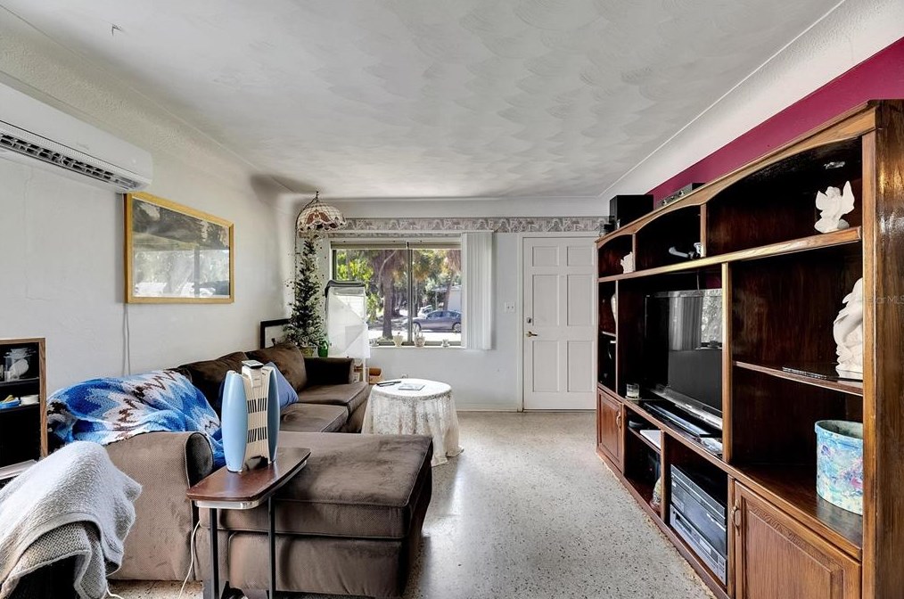 8101 23rd Ave, Saint Petersburg, FL 33710-3617