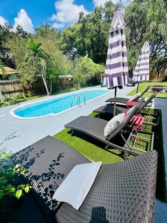 1108 E Chelsea St, Tampa, FL 33603