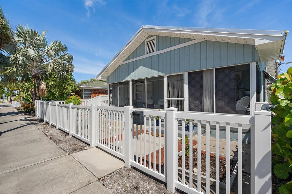 103 20th Ave, Saint Petersburg, FL 33704-3409