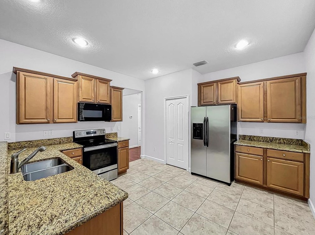 13407 Graham Yarden Dr, Riverview FL 33579-2391 exterior