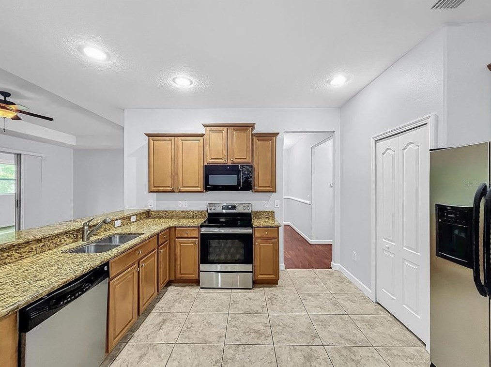 13407 Graham Yarden Dr, Riverview FL 33579-2391 exterior