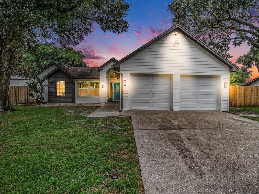 1033 Sawyers Ct, Lutz, FL 33559