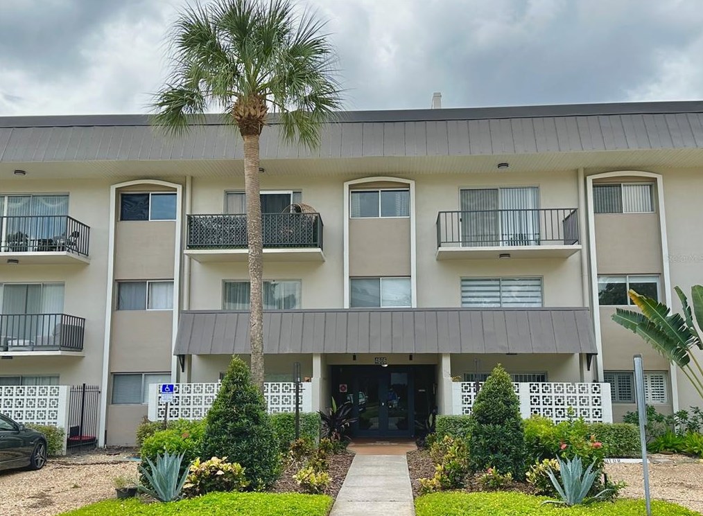 4606 W Gray St #204, Tampa, FL 33609