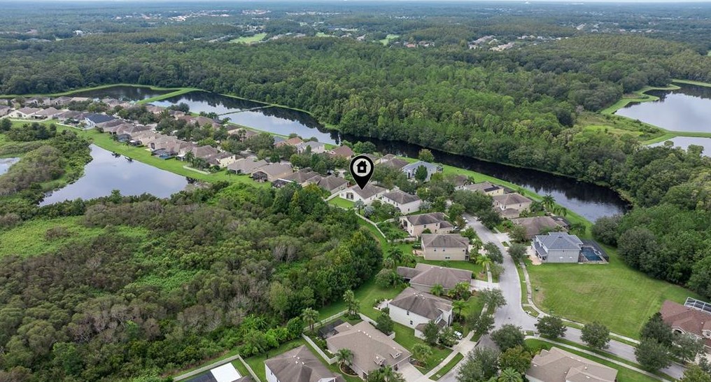 10831 Breaking Rocks Dr, Tampa FL 33647-3585 exterior