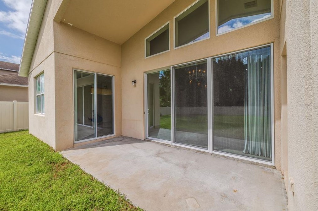 10831 Breaking Rocks Dr, Tampa FL 33647-3585 exterior