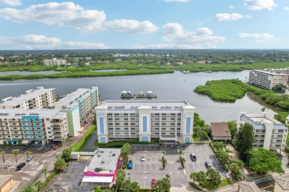 19519 Gulf Blvd #505, Belleair Beach, FL 33785