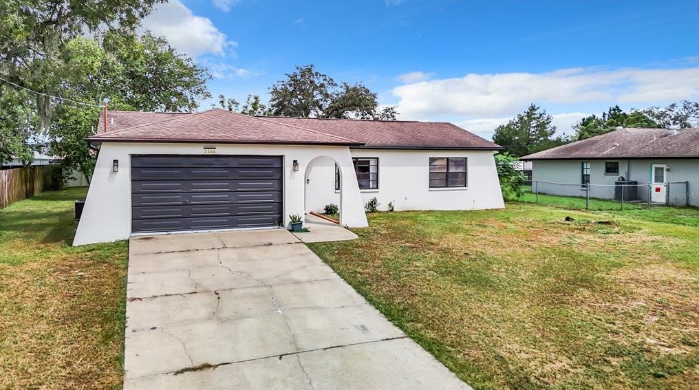 2304 Hawthorne Rd, Brooksville, FL 34609