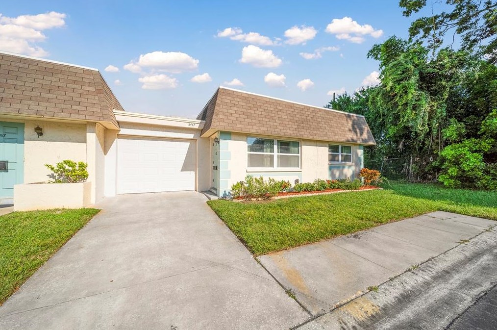 8447 Deauville N, Pinellas Park, FL 33781