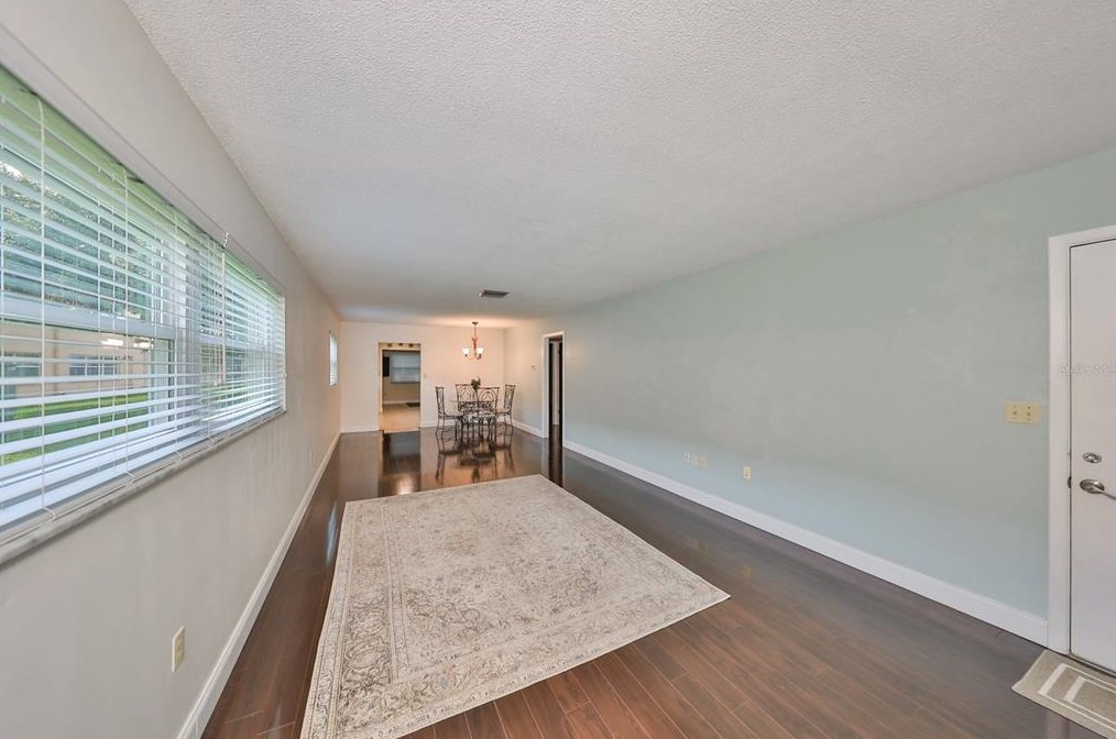5865 37th Ave, Saint Petersburg, FL 33710-1943