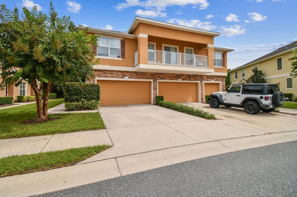 742 Ashentree Dr, Plant City, FL 33563