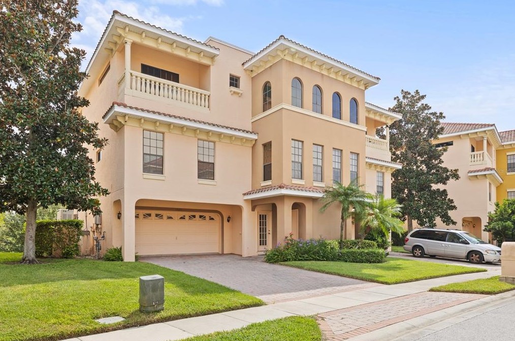 1525 Ember Ln, Tarpon Springs, FL 34689