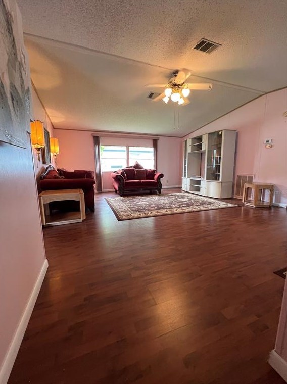 1001 Starkey Rd #355, Largo, FL 33771
