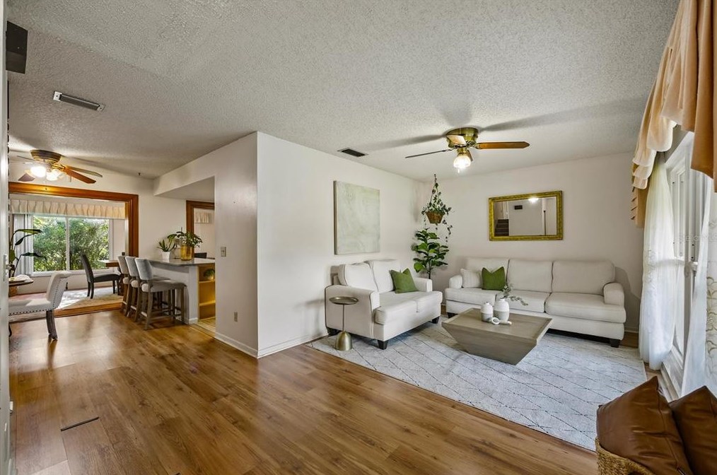 1115 Foggy Ridge Pkwy, Lutz, FL 33559