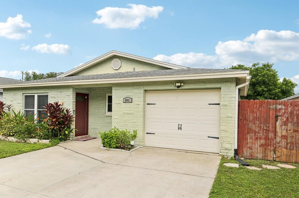 6841 60th Street N, Pinellas Park, FL 33781