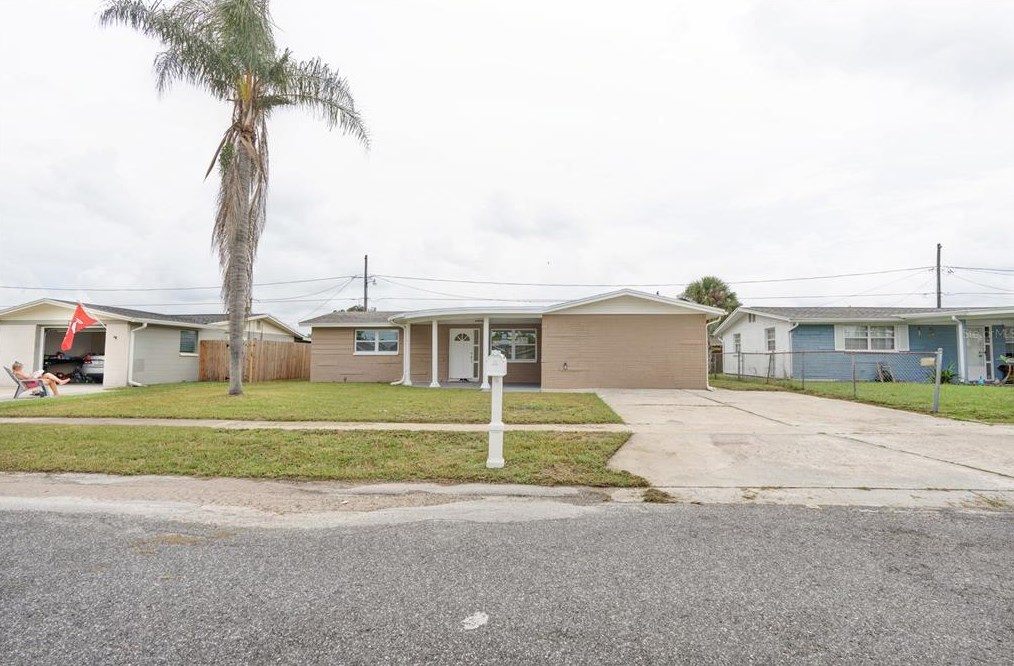 2118 Peggy Dr, Tarpon Springs, FL 34690