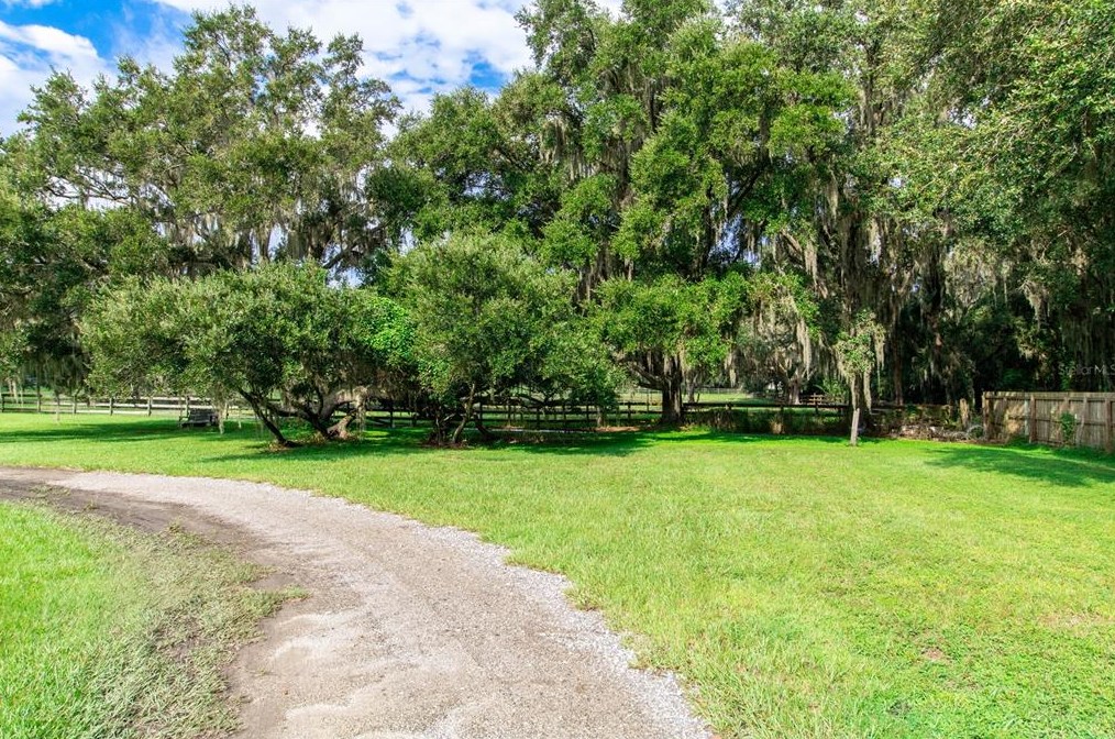 5305 N Poel Rd, Plant City, FL 33565